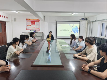 凝聚“心”力量，共筑成长路——化学与食品工程系召开学期末心理委员座谈会